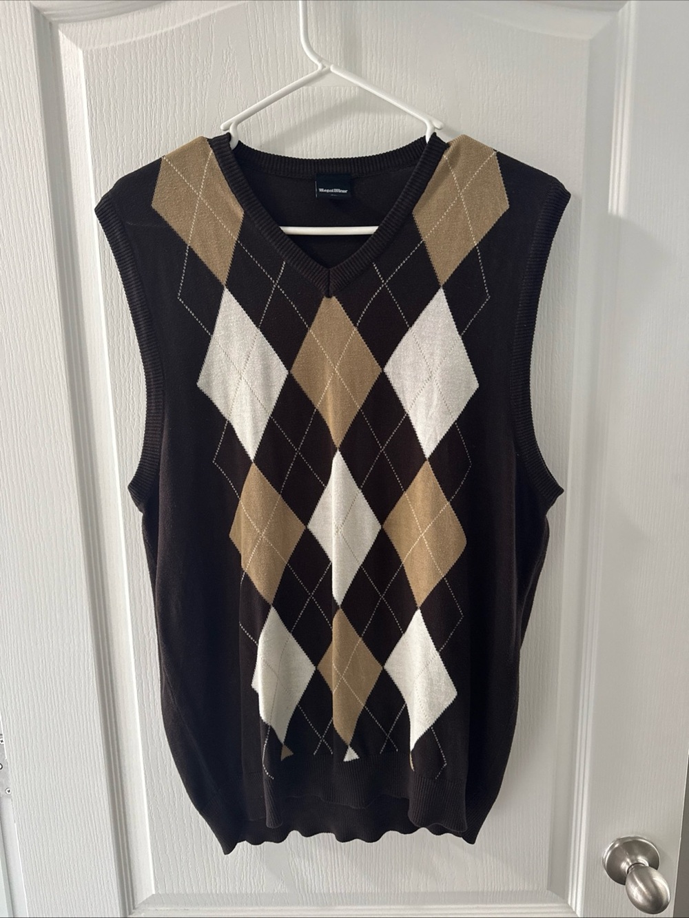 Men's Argyle V-Neck Sweater Vest - Brown/Beige/White